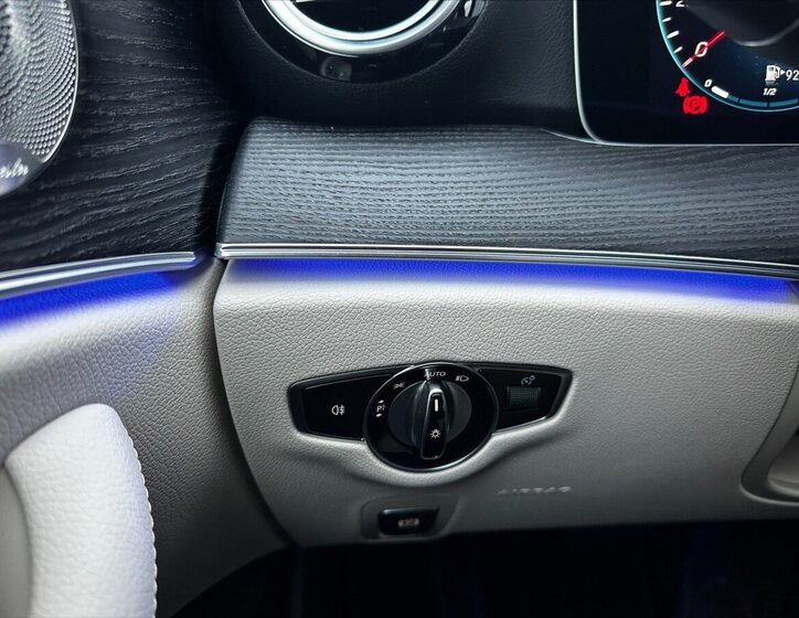 Mercedes-Benz Třídy E Sedan / Limuzína 2,0 l 143 kw