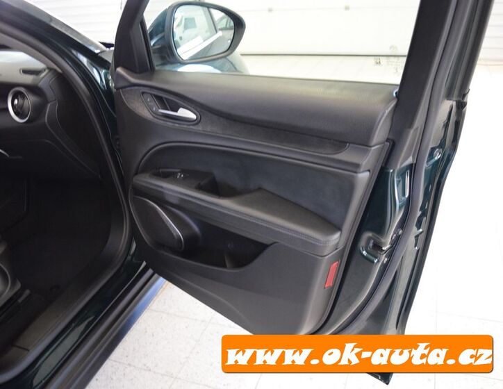 Alfa Romeo Stelvio 22