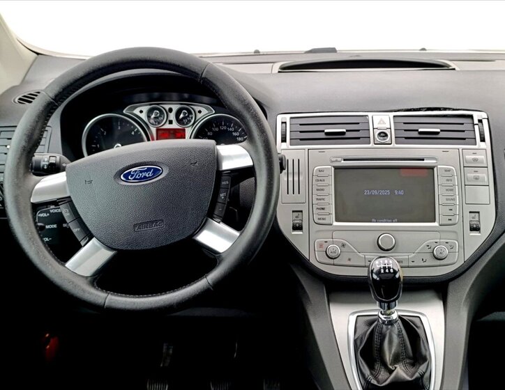 Ford Kuga SUV 2,0 l 120 kw