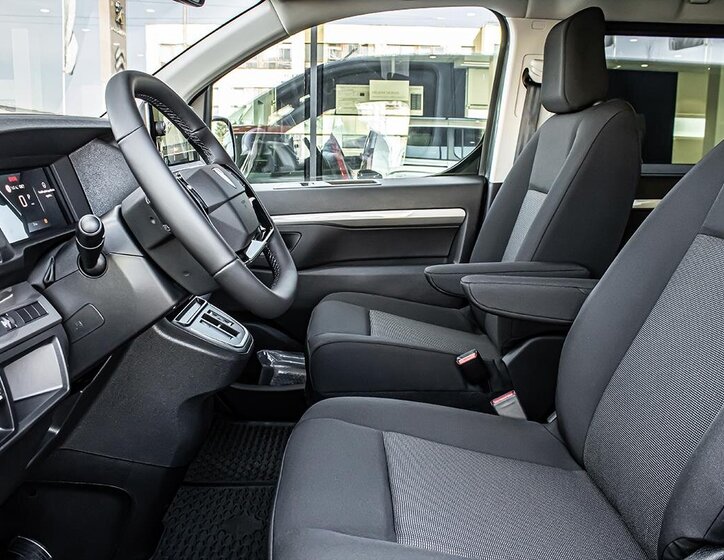 Peugeot Traveller MPV 2,0 l 130 kw