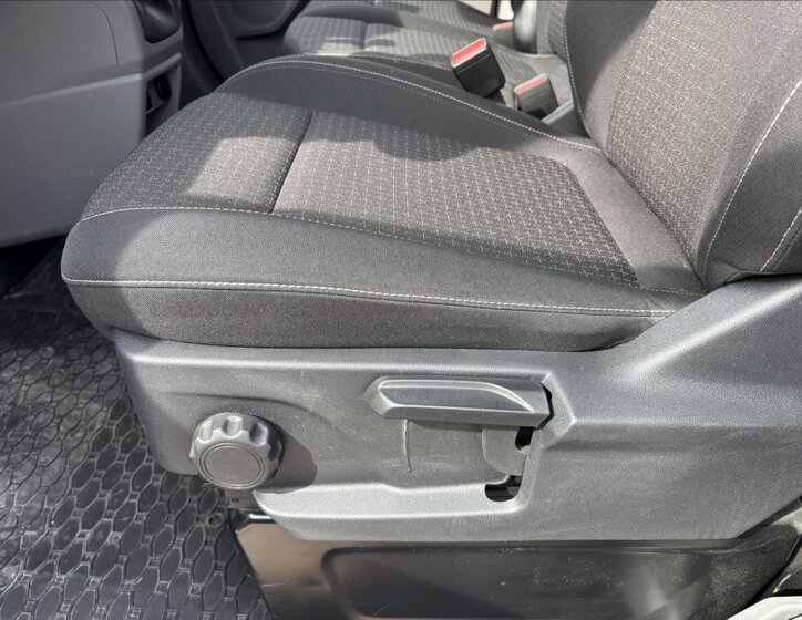 Ford Transit Custom Skříň 2,0 l 100 kw