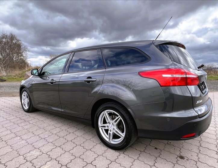 Ford Focus Kombi 999,0 92 kw