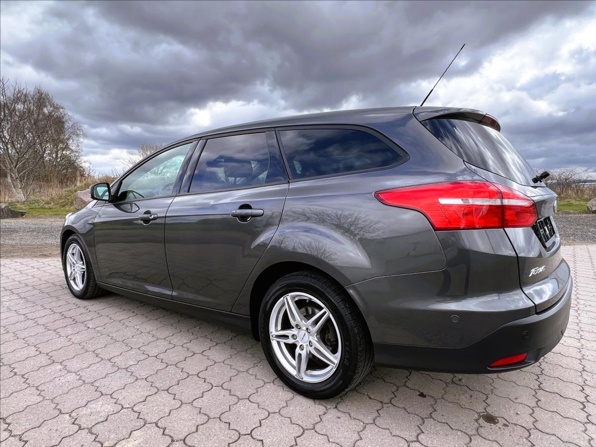 Ford Focus Kombi 999,0 92 kw