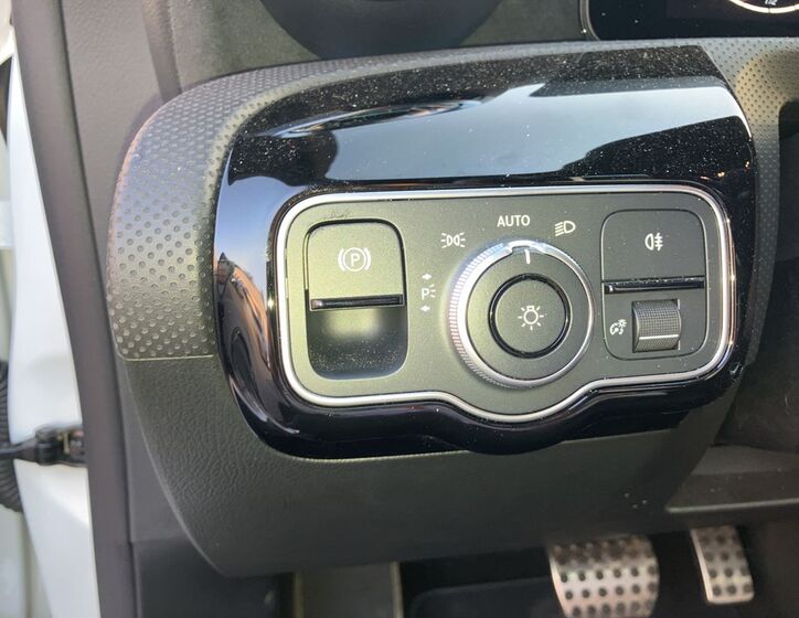 Mercedes-Benz CLA 21