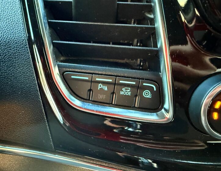 Ford Tourneo Custom 21