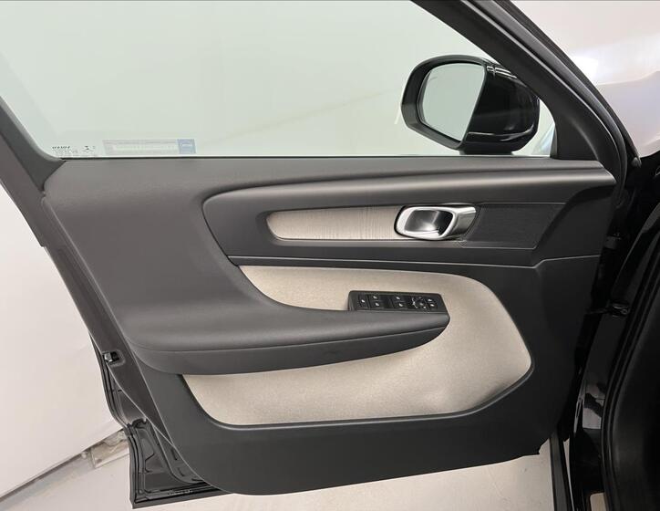 Volvo XC40 27