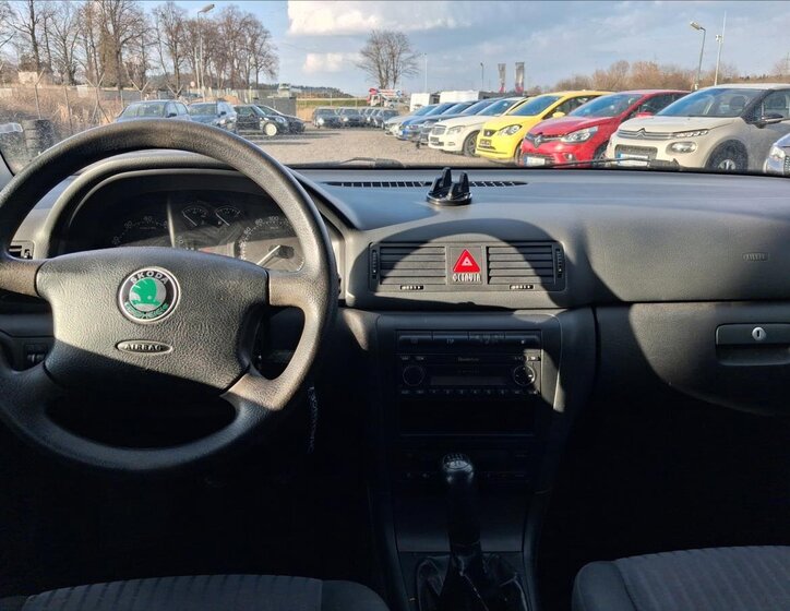 Škoda Octavia Sedan / Limuzína 2,0 l 85 kw