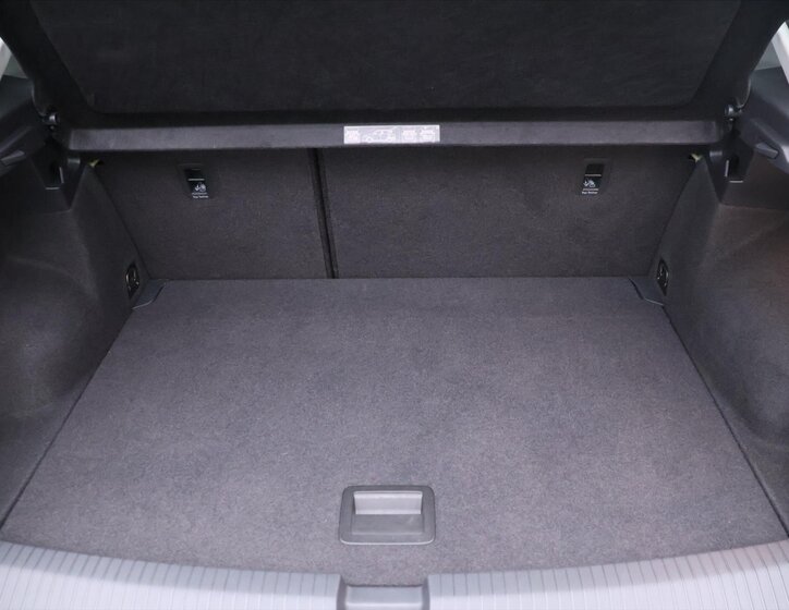 Volkswagen T-Roc SUV / Terénní 999,0 85 kw