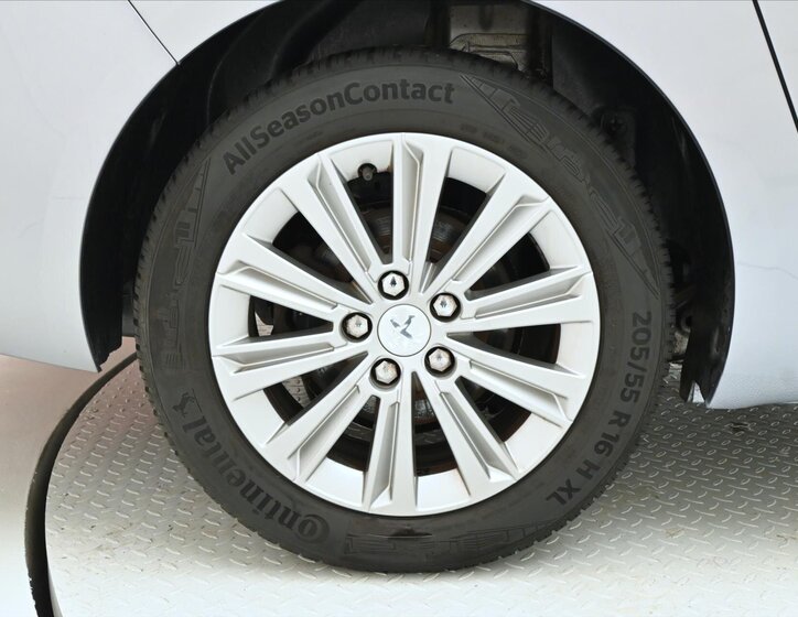 Peugeot 308 Kombi 1,5 l 96 kw