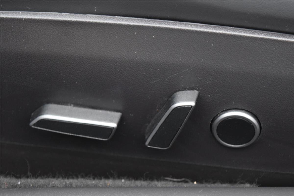 Tesla Model 3 Sedan 0,0 366 kw