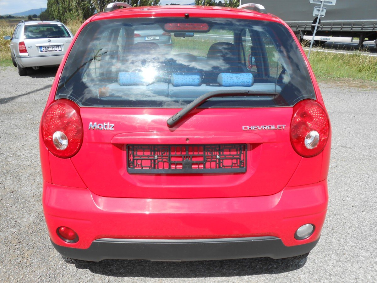 Chevrolet Spark Hatchback 995,0 49 kw