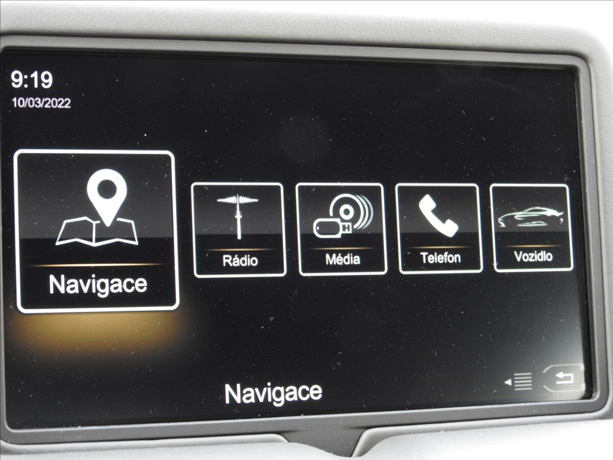 Aston Martin Vantage Kupé 4,0 l 375 kw