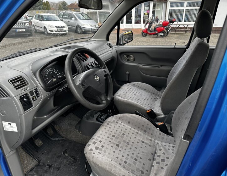 Opel Agila Hatchback 973,0 43 kw