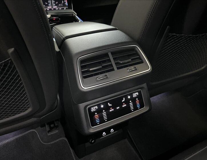 Audi Q8 e-tron SUV 0,0 300 kw