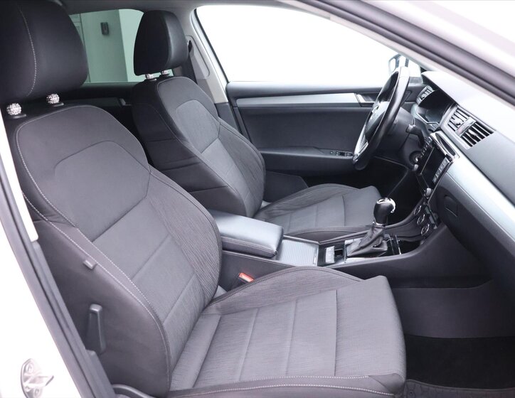 Škoda Superb Sedan / Limuzína 2,0 l 110 kw