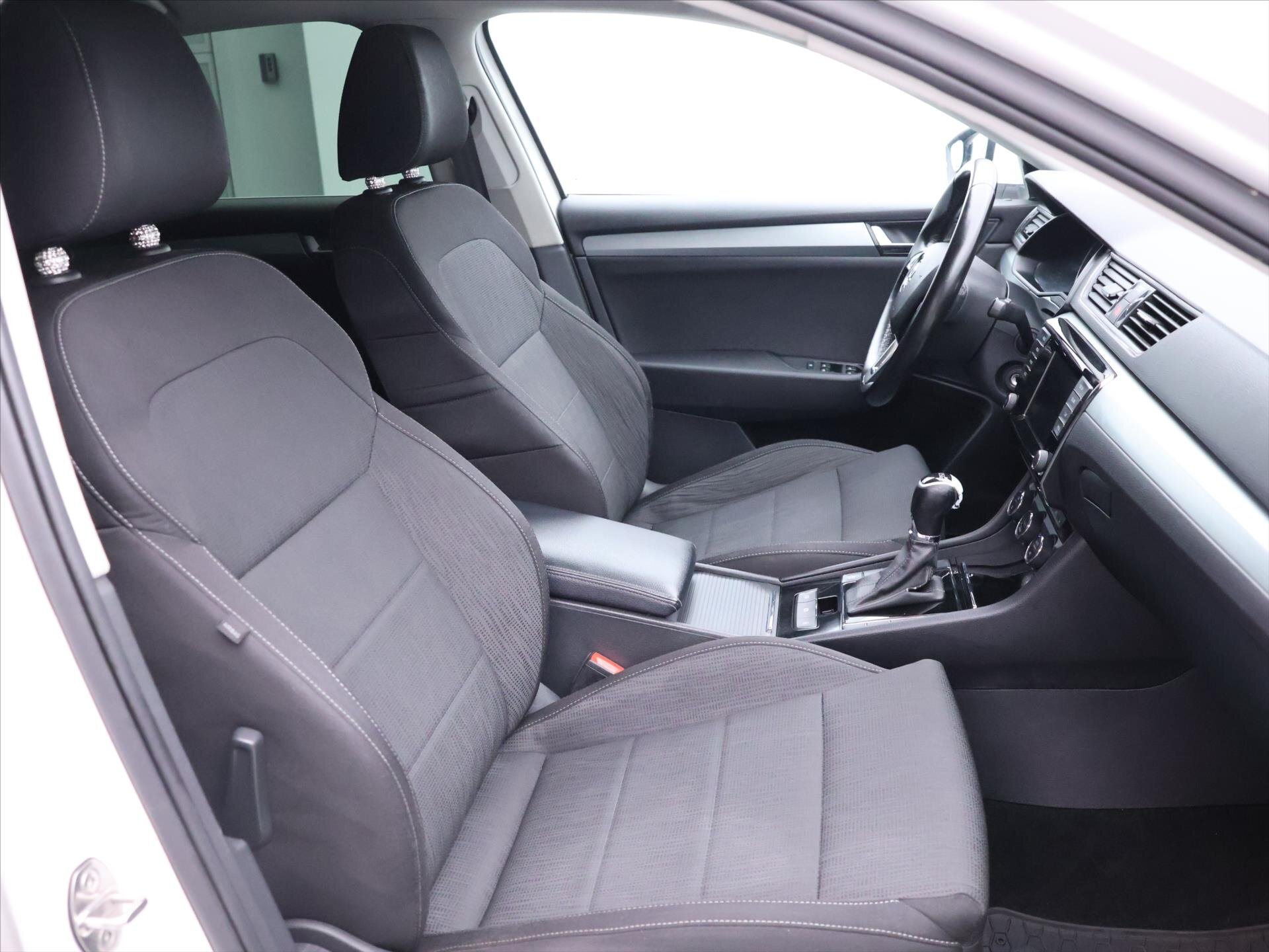 Škoda Superb Sedan / Limuzína 2,0 l 110 kw