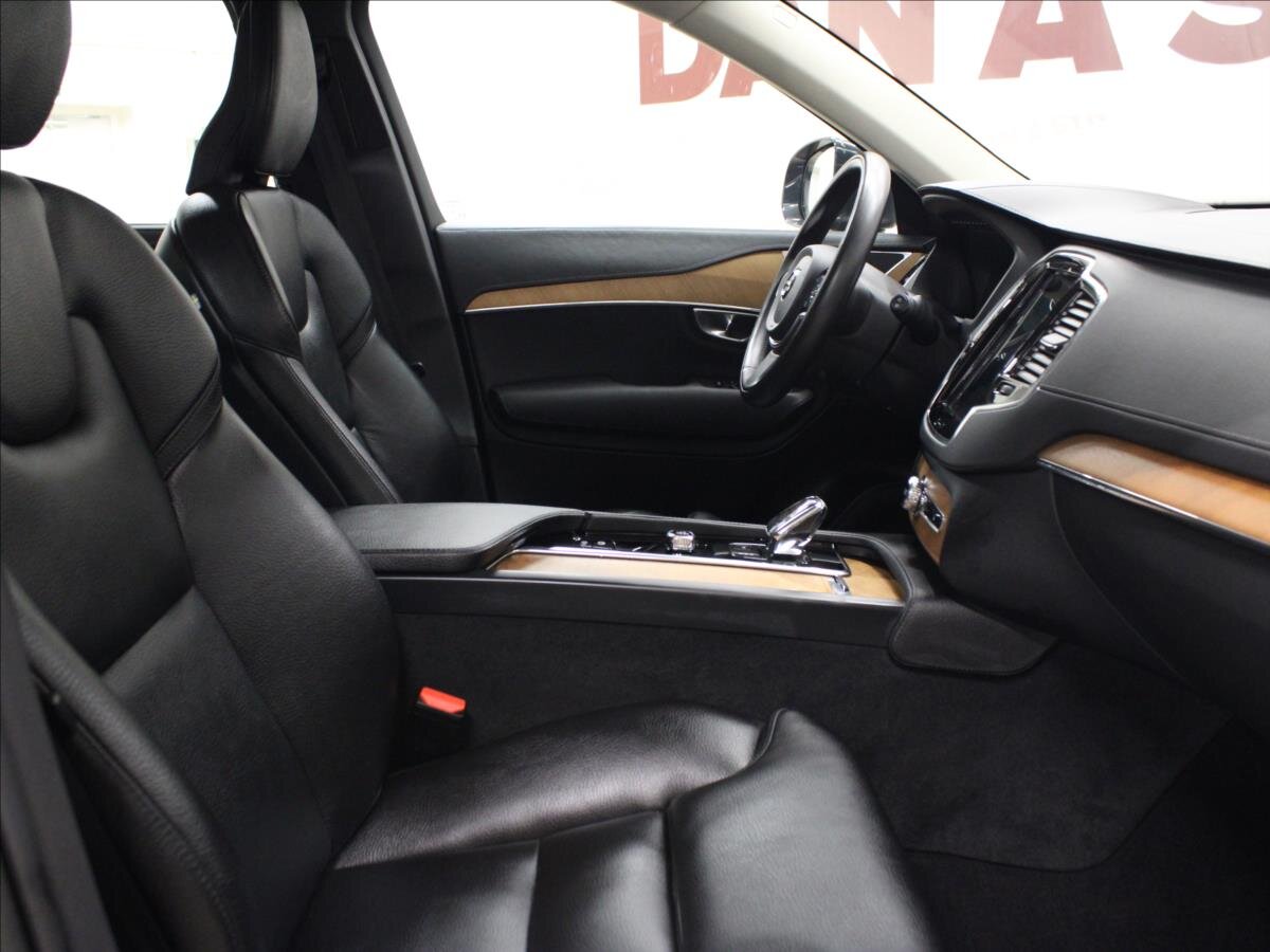 Volvo XC90 SUV / Terénní 2,0 l 173 kw