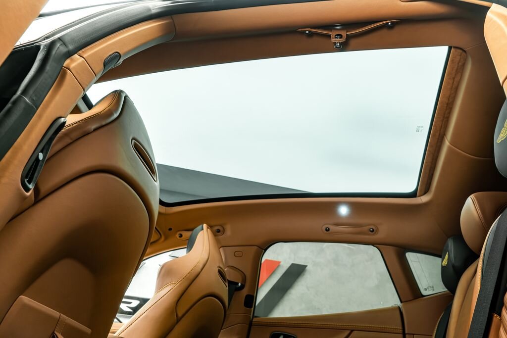 Aston Martin Ostatní SUV 4,0 l 520 kw