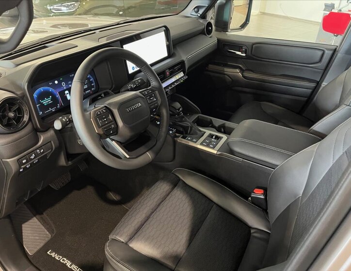 Toyota Land Cruiser 9