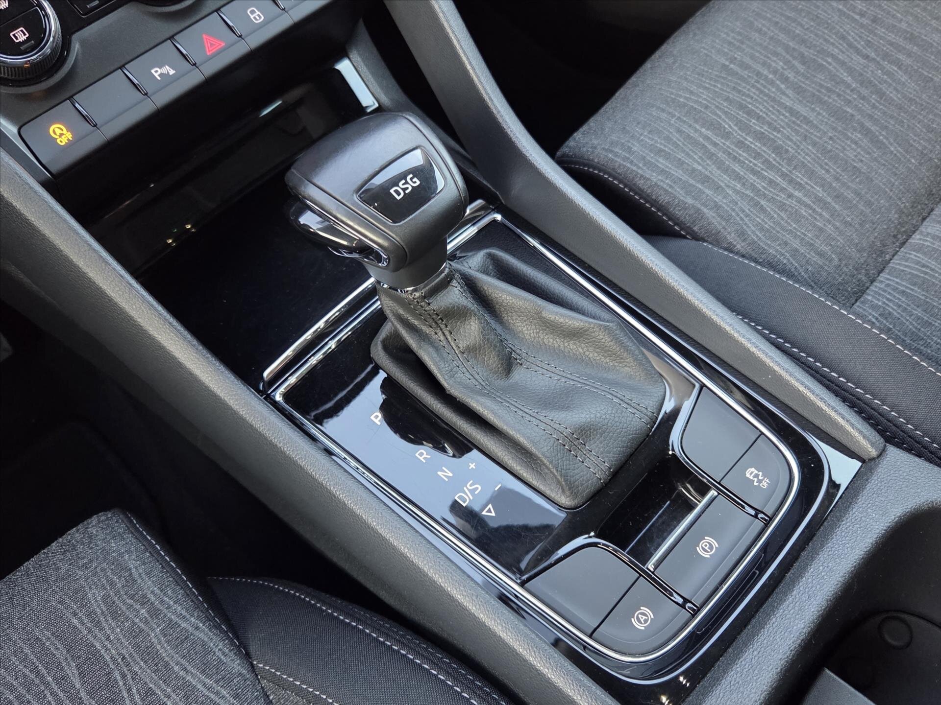 Škoda Karoq SUV / Terénní 1,5 l 110 kw