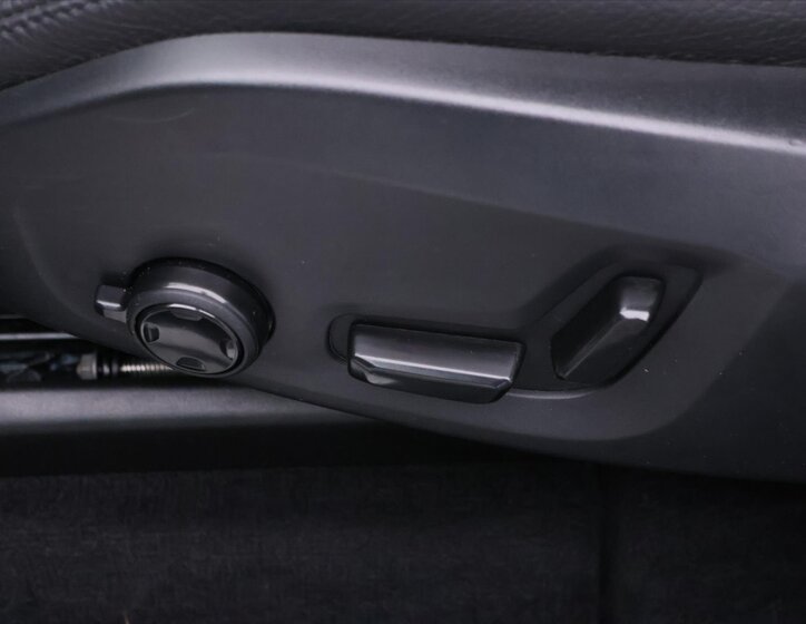 Volvo XC60 SUV / Terénní 2,0 l 173 kw