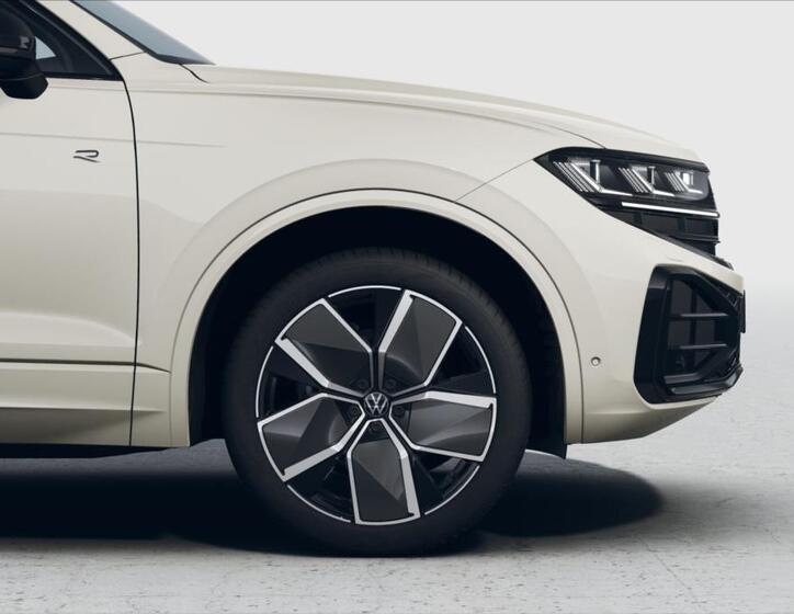 Volkswagen Touareg 2