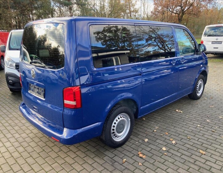 Volkswagen Caravelle 2