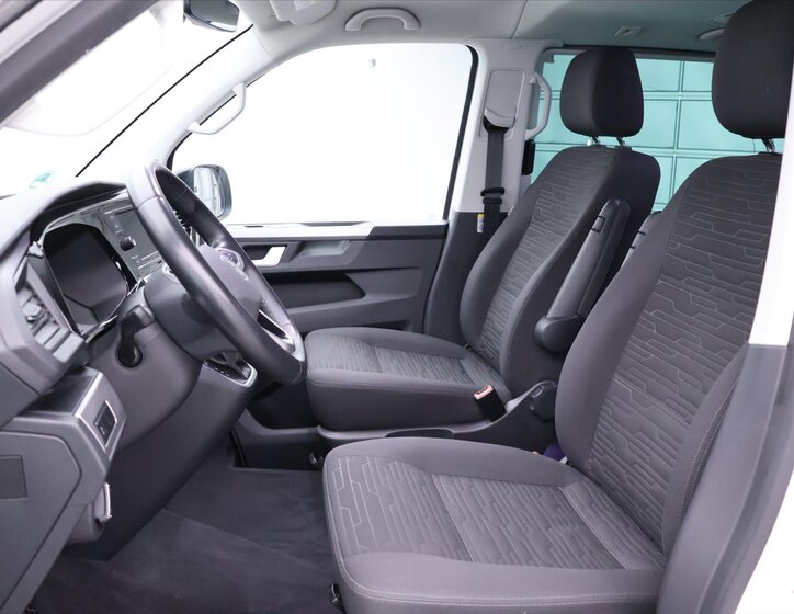 Volkswagen Multivan 12