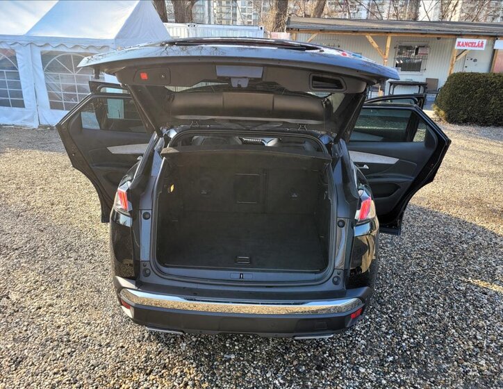 Peugeot 3008 SUV 1,6 l 133 kw