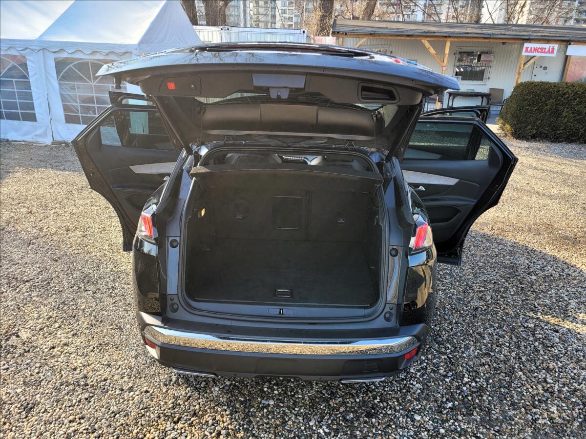 Peugeot 3008 SUV 1,6 l 133 kw