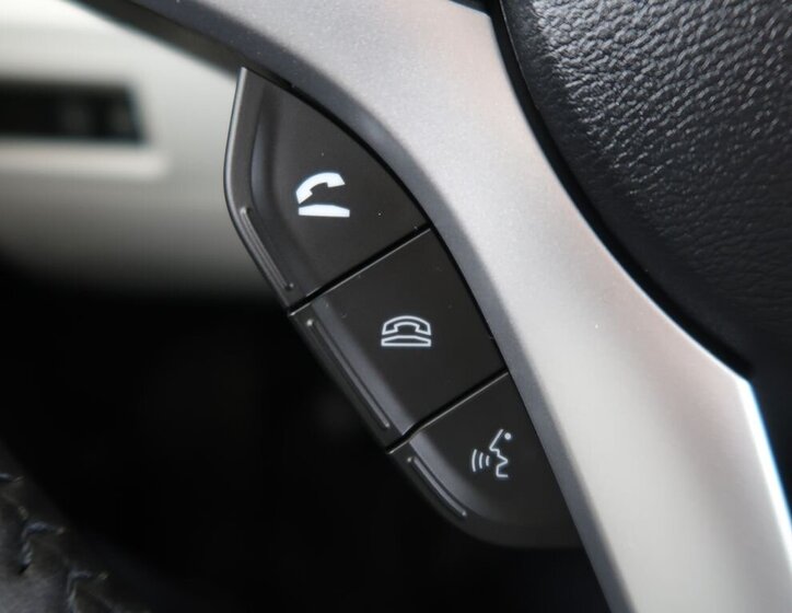 Suzuki Ignis SUV 1,2 l 66 kw