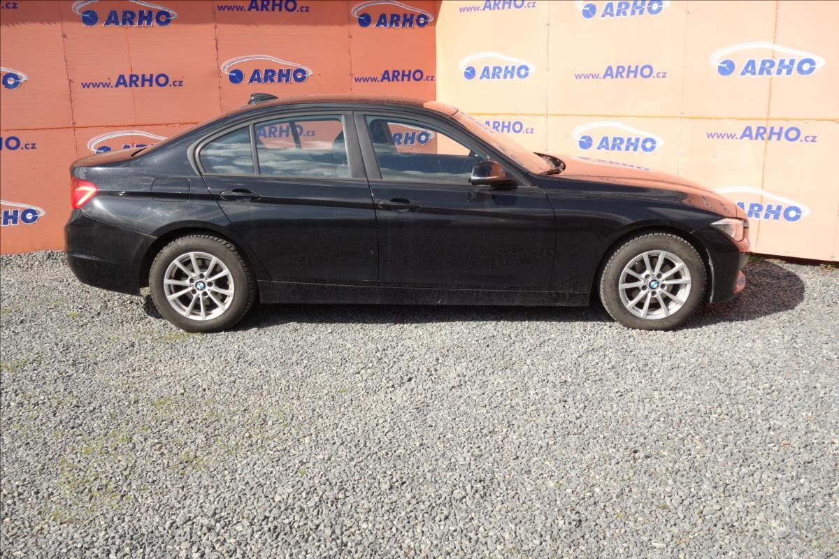 BMW Řada 3 Sedan / Limuzína 2,0 l 105 kw