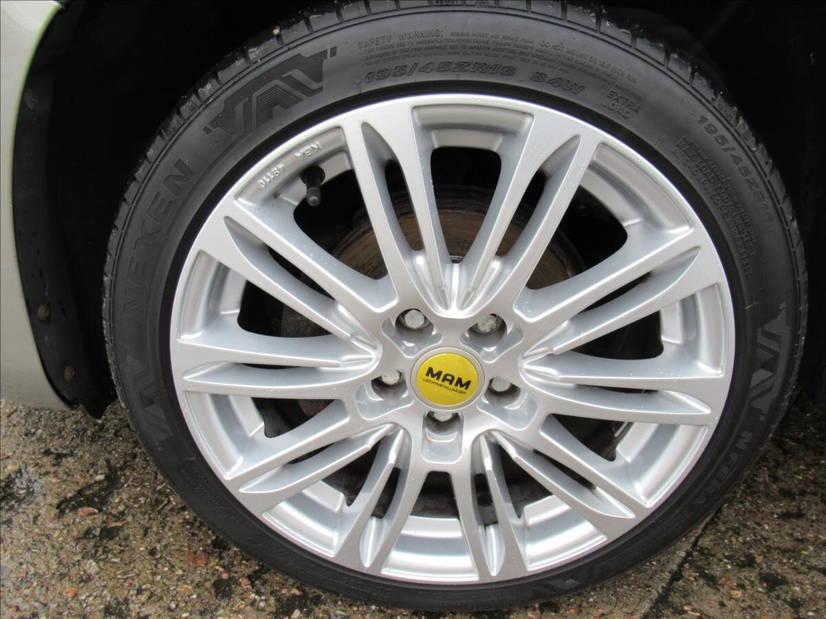 Škoda Roomster Hatchback 1,2 l 51 kw