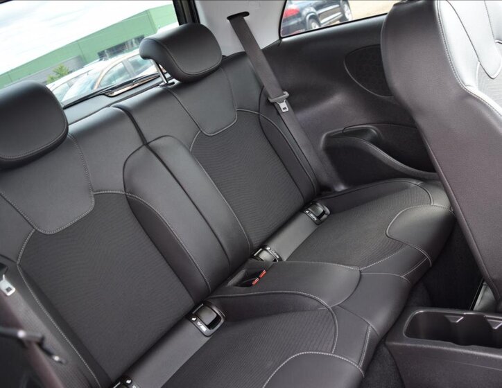 Opel Adam Hatchback 999,0 66 kw