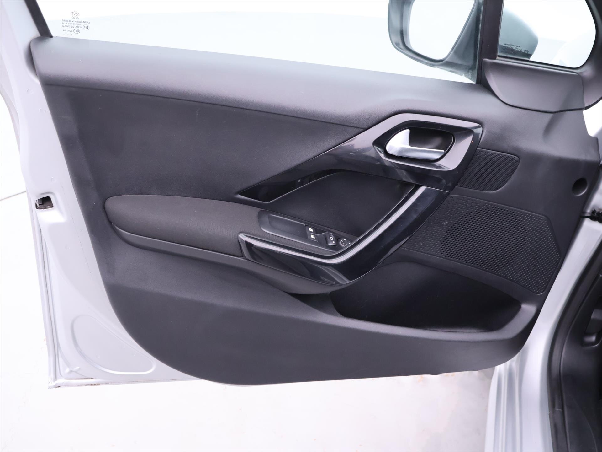 Peugeot 208 Hatchback 1,2 l 60 kw