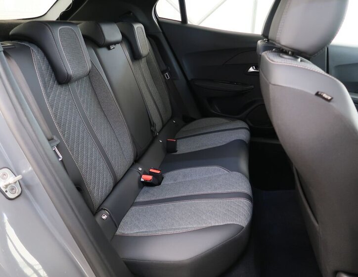 Peugeot 2008 SUV / Terénní 1,2 l 74 kw