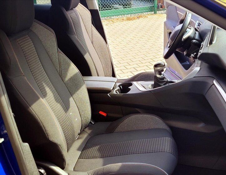 Peugeot 3008 SUV / Terénní 1,5 l 96 kw