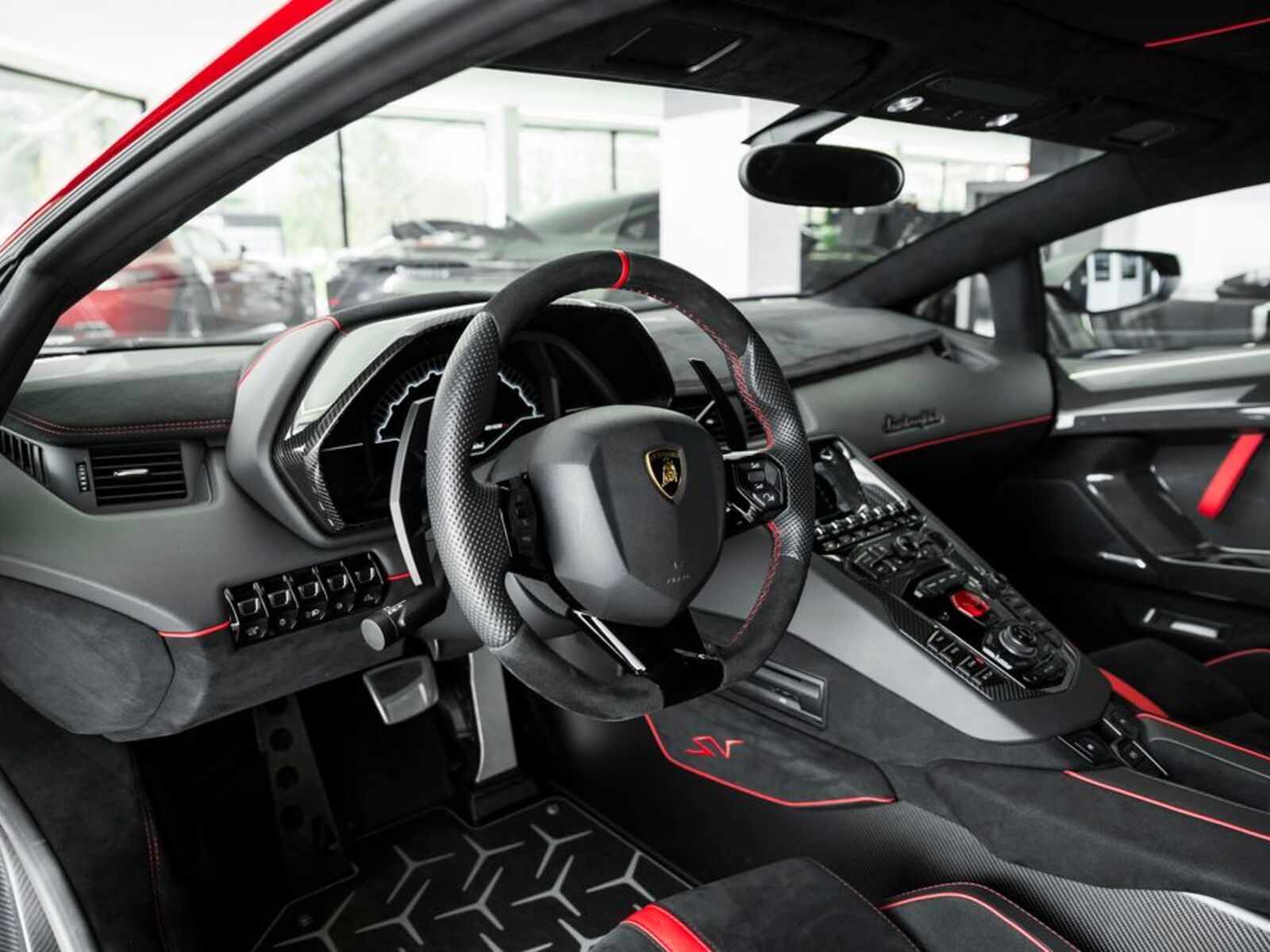 Lamborghini Aventador 5