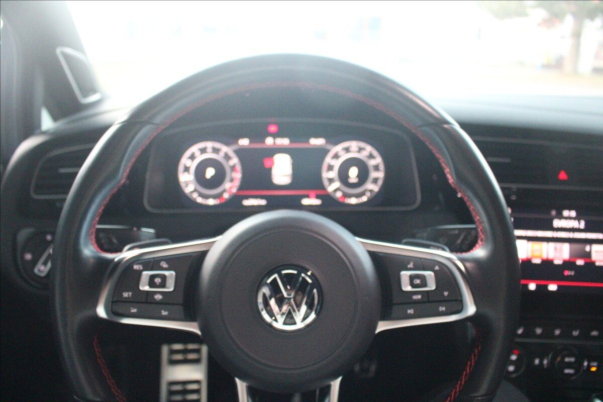 Volkswagen Golf Hatchback 2,0 l 180 kw