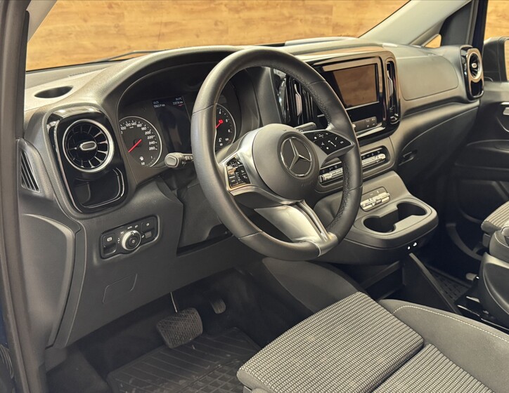 Mercedes-Benz Vito 12