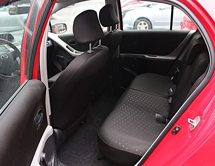 Toyota Yaris Hatchback 998,0 51 kw