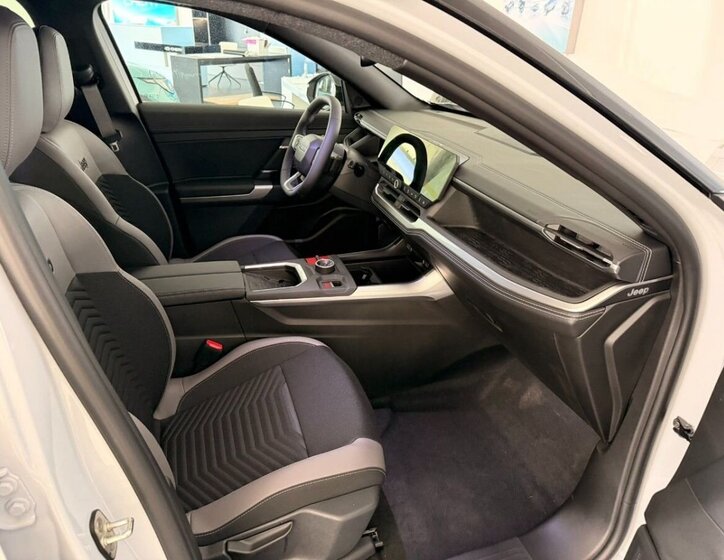 Jeep Compass SUV / Terénní 1,2 l 107 kw