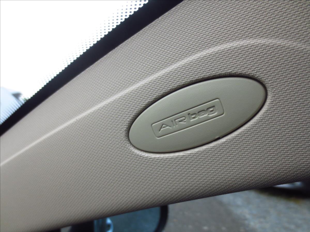 Lancia Delta Hatchback 1,4 l 88 kw