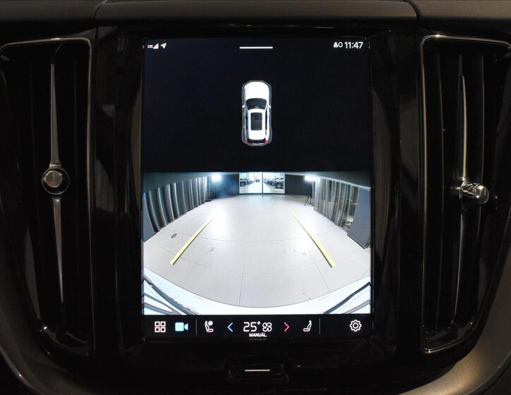 Volvo XC60 SUV / Terénní 2,0 l 145 kw