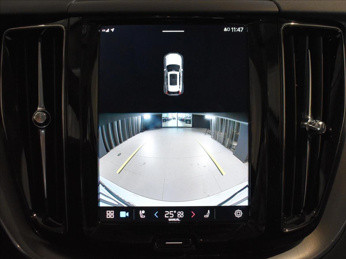 Volvo XC60 SUV / Terénní 2,0 l 145 kw