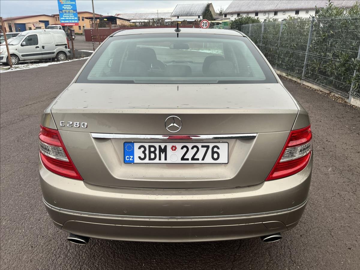 Mercedes-Benz Třídy C Sedan / Limuzína 3,0 l 170 kw