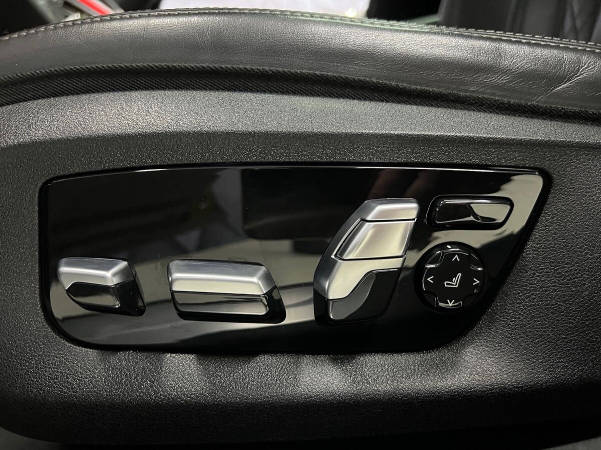 BMW Řada 7 Sedan 3,0 l 294 kw