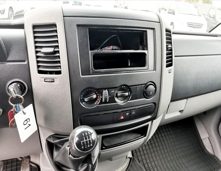 Volkswagen Crafter 9