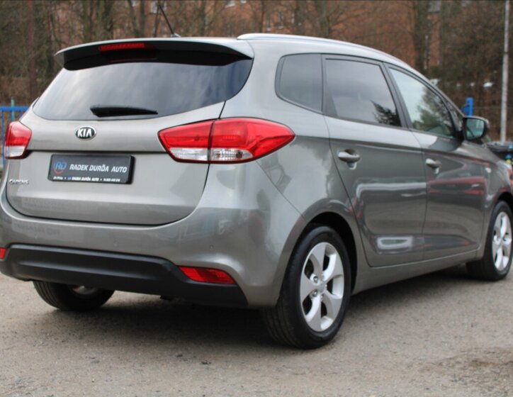 KIA Carens 5