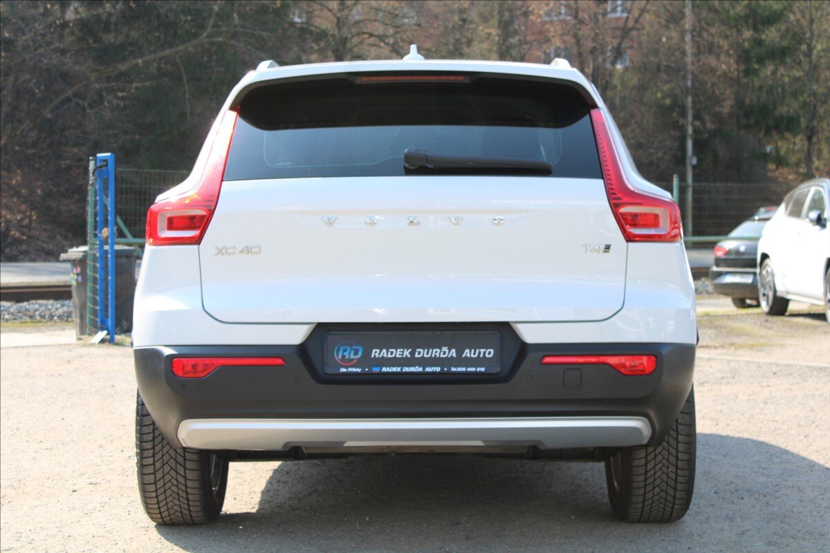 Volvo XC40 SUV / Terénní 2,0 l 140 kw
